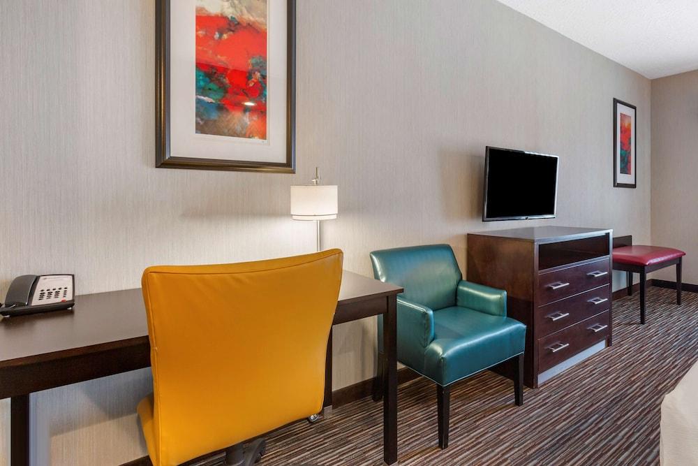 Best Western Plus Gallup Inn & Suites photo 14