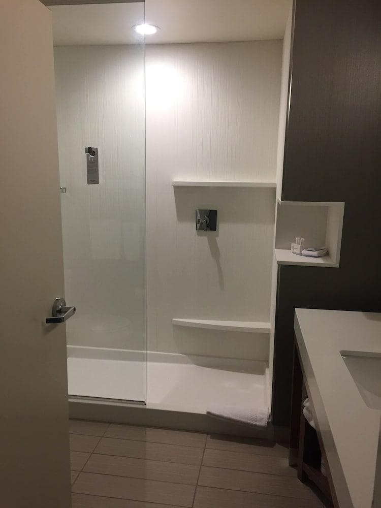 Courtyard Bay City photo 18