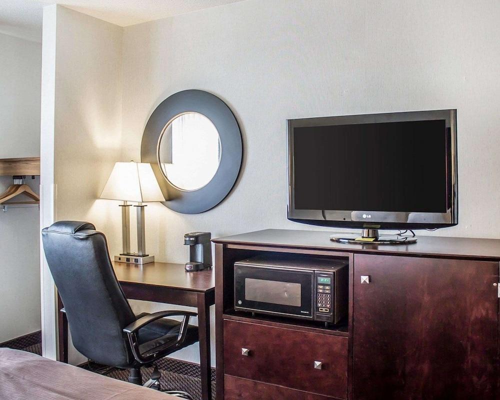 Quality Inn & Suites Sturgeon Bay photo 12