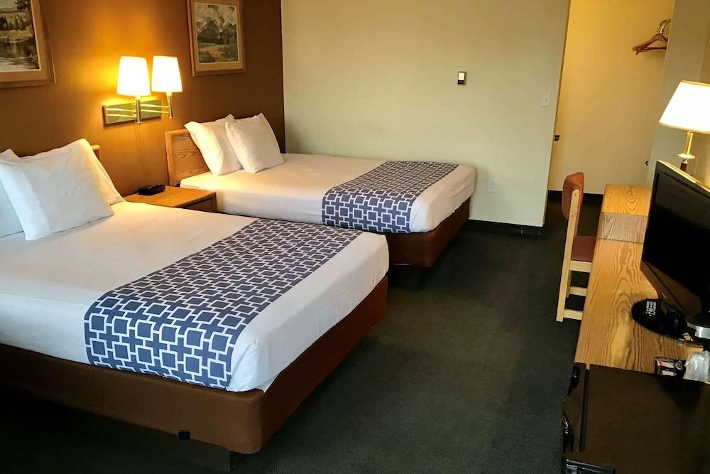 Travelodge by Wyndham Powell photo 7