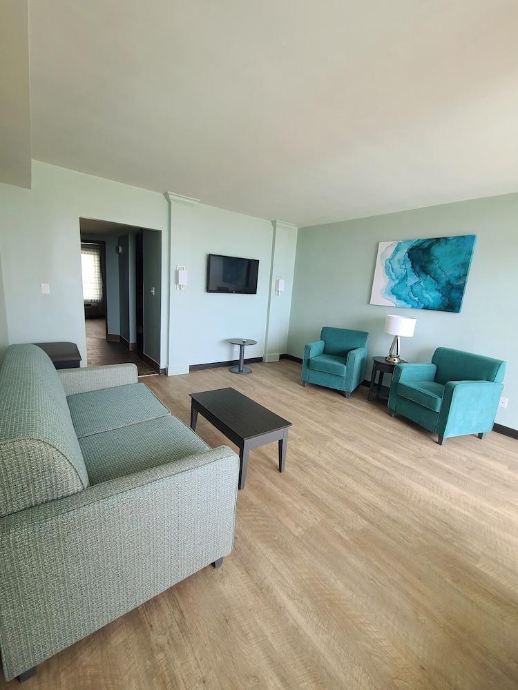 Ocean Reef Suites photo 7