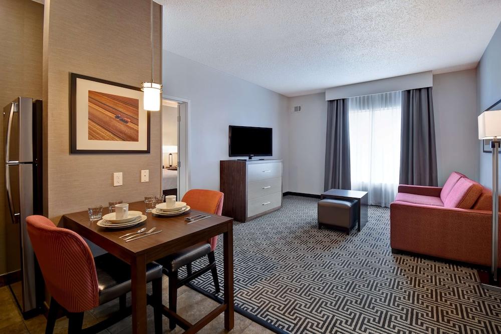 Homewood Suites By Hilton Houston IAH Airport Beltway 8 photo 2