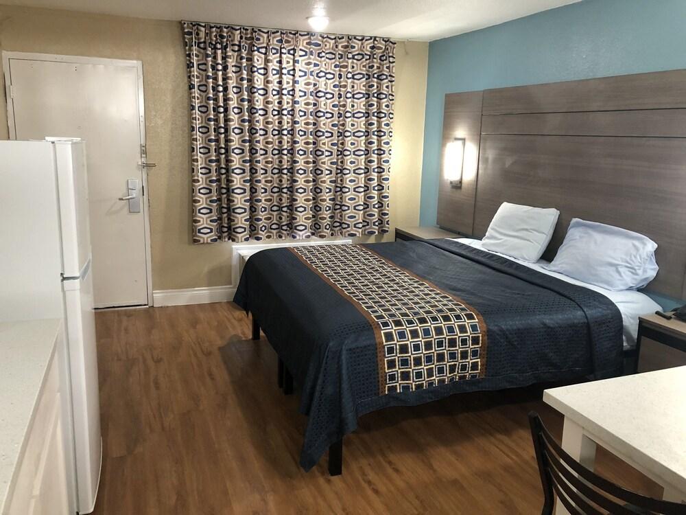 Luxury Inn & Suites photo 15