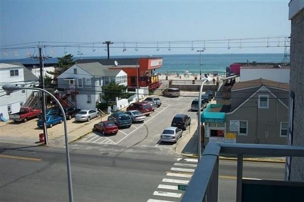 Four Winds Motel photo 42