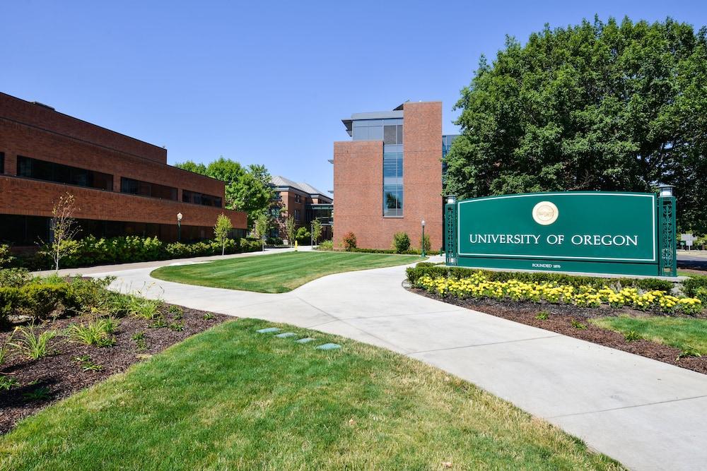 University Inn & Suites photo 41