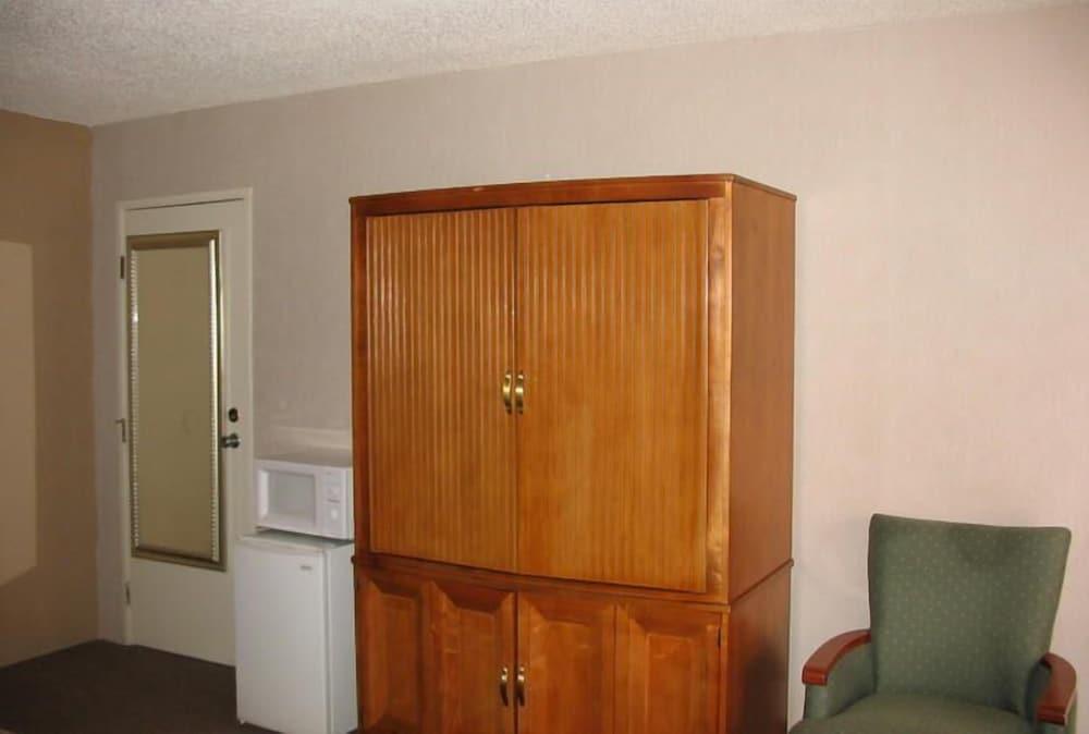 Aviation Inn photo 17