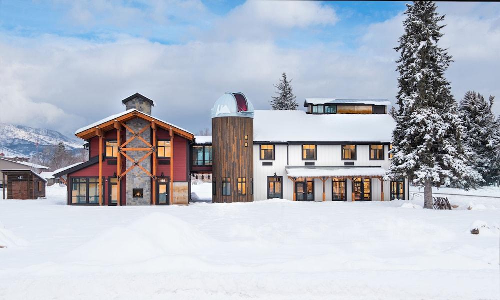 Compass Rose Lodge photo 1