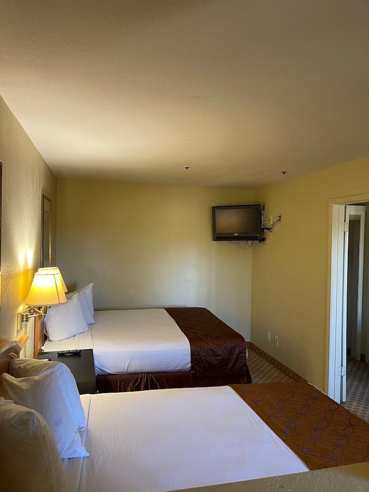 Motel 6 Tempe, AZ – Elliot Road photo 11