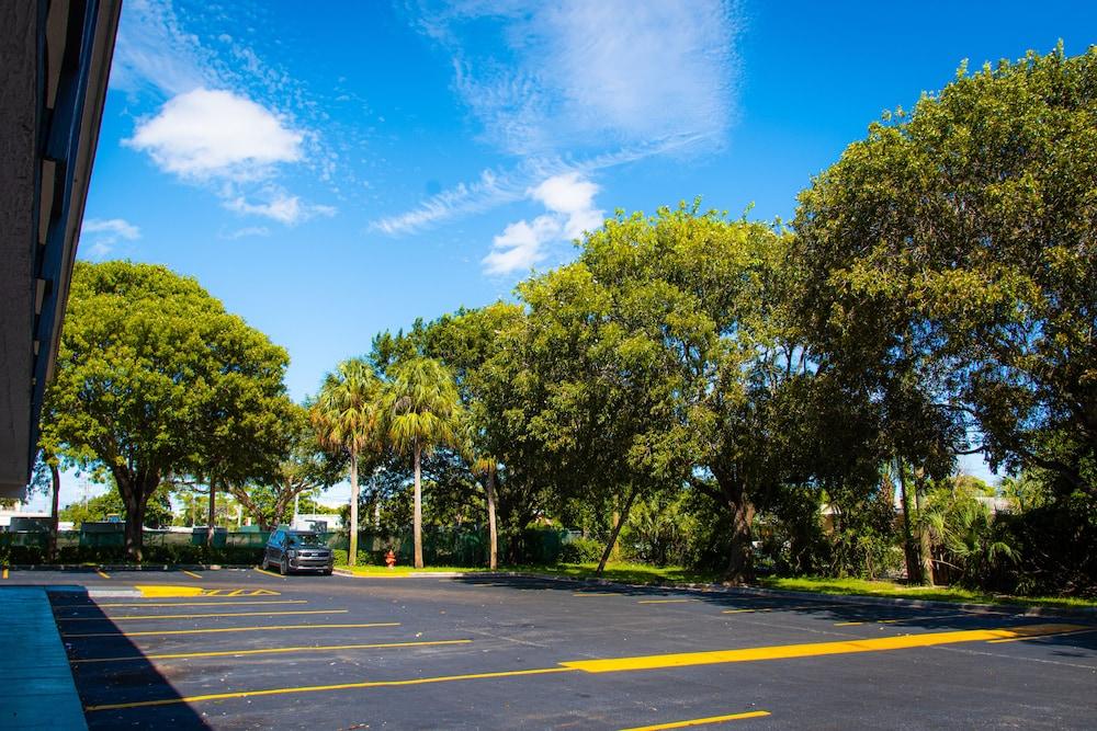 Motel 6 Lantana, FL photo 51