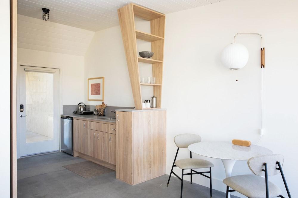 The Bungalows by Homestead Modern at The Joshua Tree Retreat Center photo 22