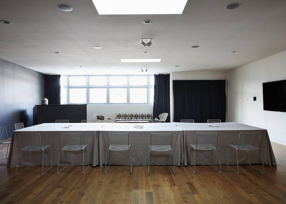 Ace Hotel and Swim Club photo 57