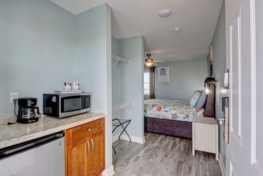 Tiffany's Motel & Condos photo 10