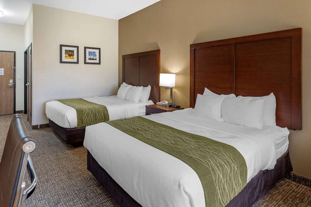 Comfort Inn & Suites Greenville I-70 photo 2
