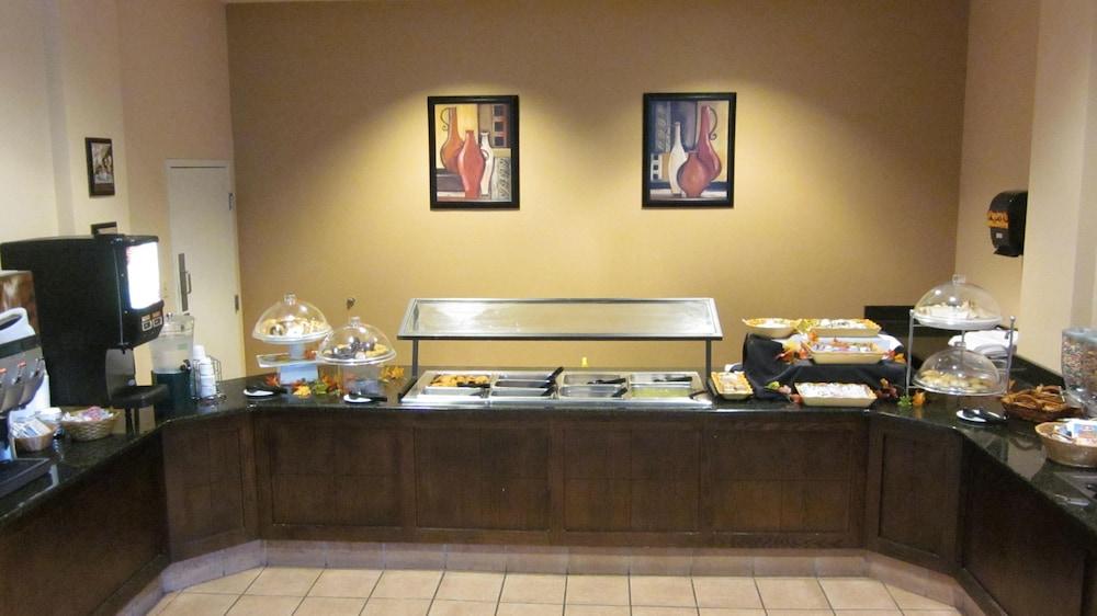 Quality Suites Lake Wright - Norfolk Airport photo 14