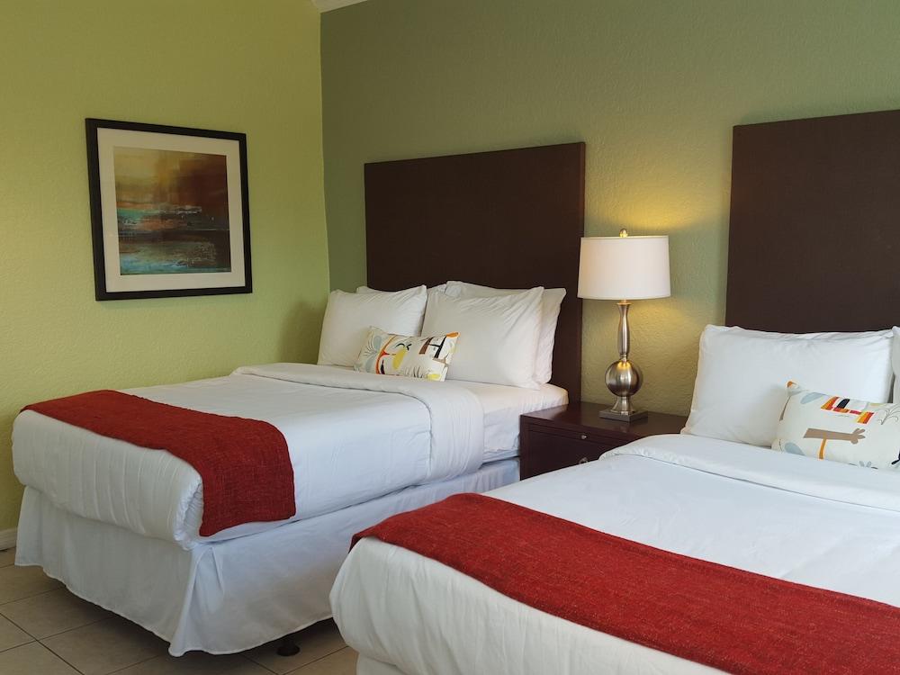 The Cabanas Guesthouse & Spa - Caters to Gay Men photo 5