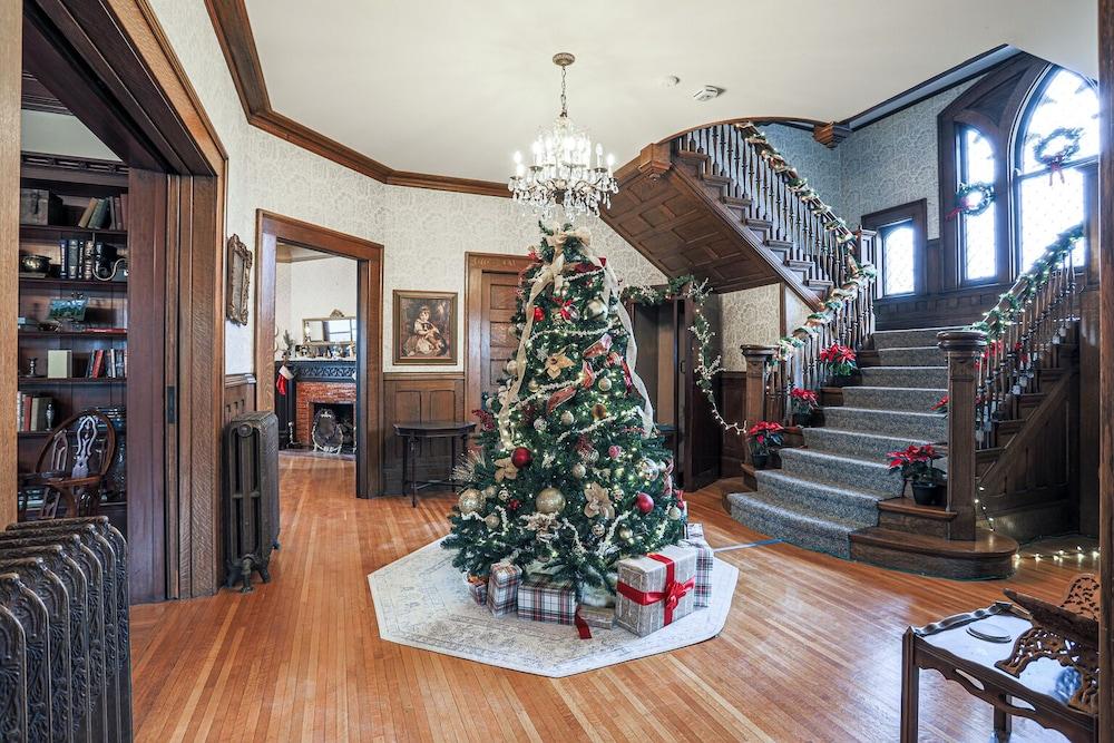 Offutt Manor photo 37