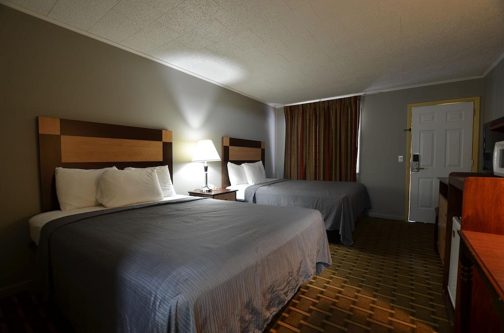 Travelowe's Motel photo 22