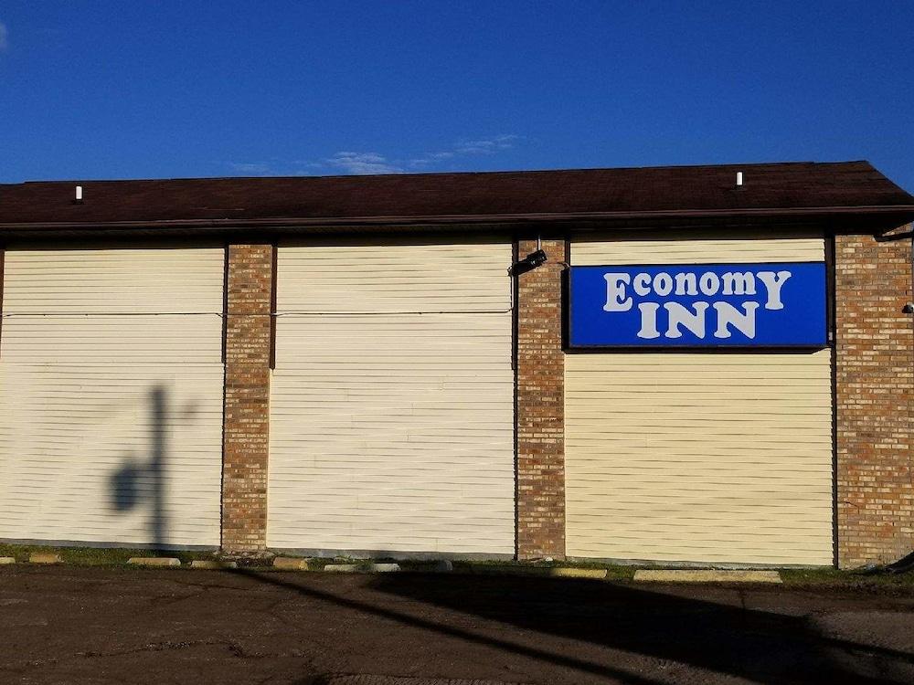 Economy Inn & Suites photo 1