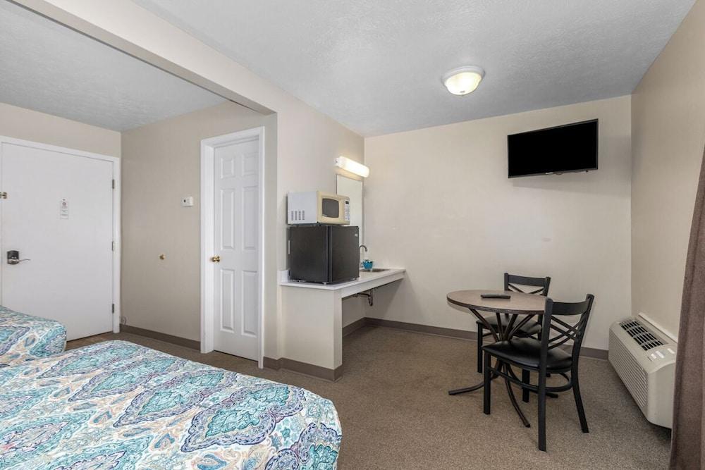 The Lakeview Motel photo 36
