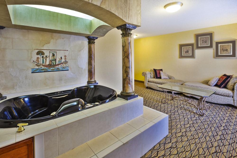 Holiday Inn Express Hotel & Suites Belleville by IHG photo 7