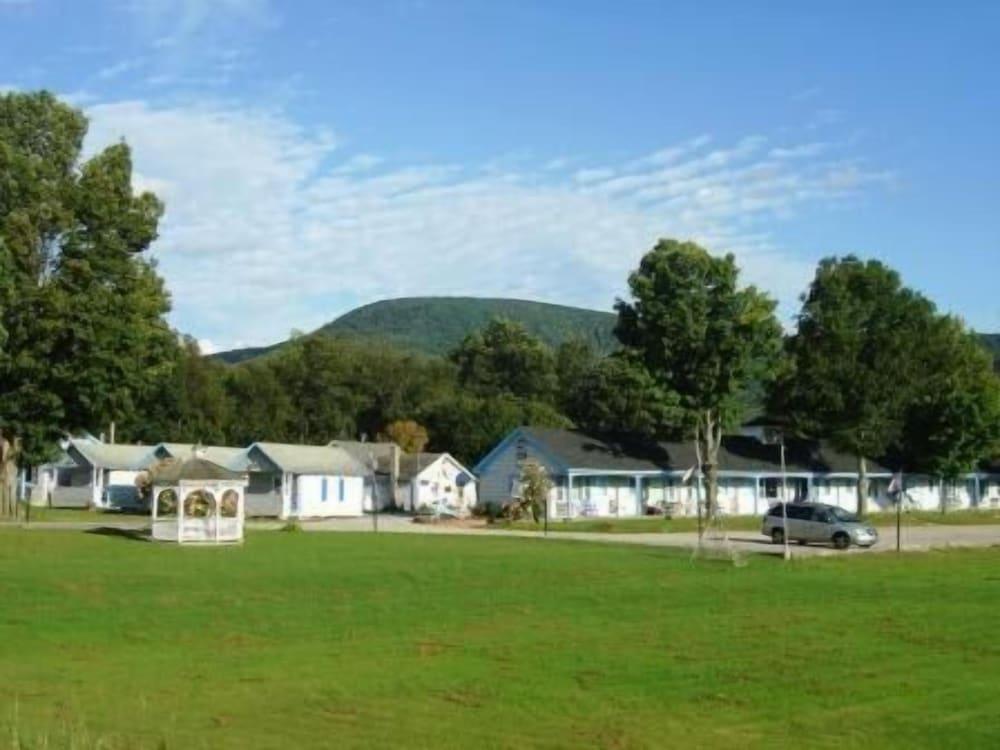 West Road Motel photo 11