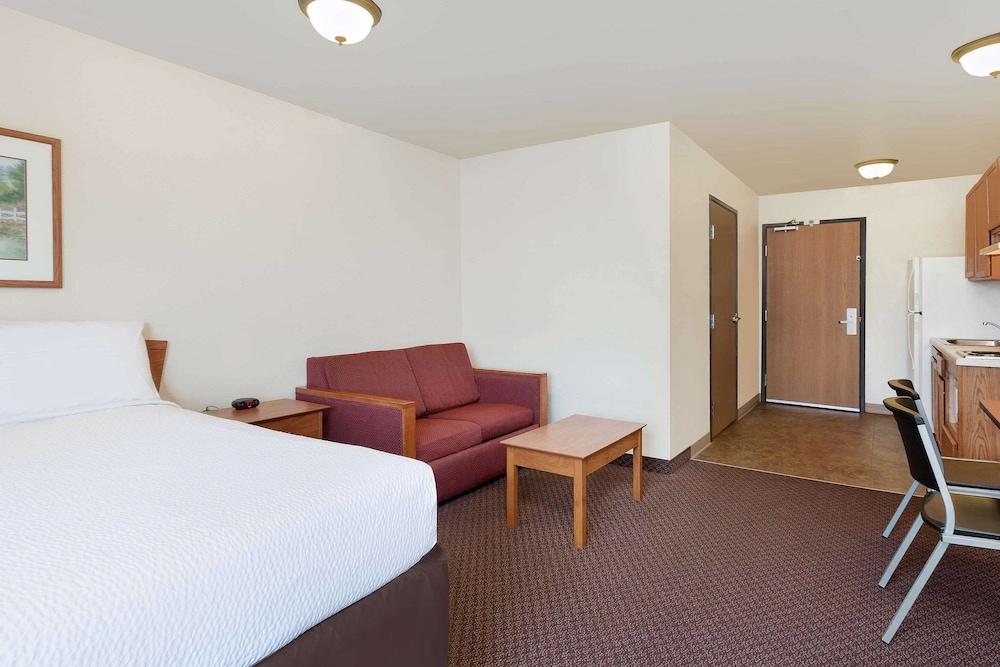 WoodSpring Suites Tyler Rose Garden photo 27