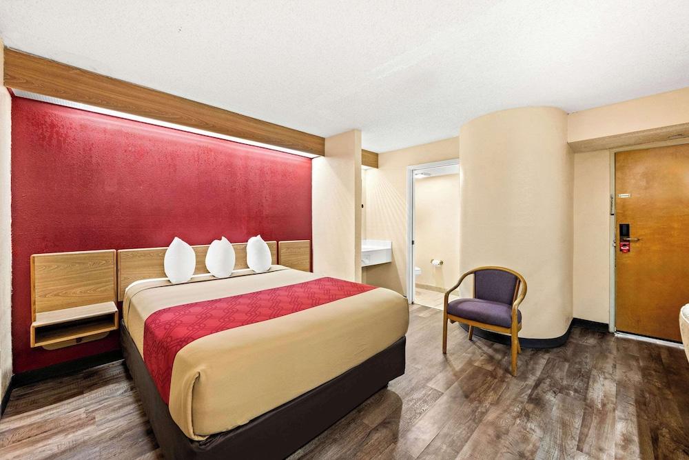 Econo Lodge London North photo 21