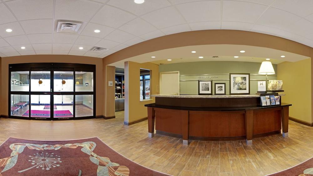 Hampton Inn & Suites Grafton photo 43