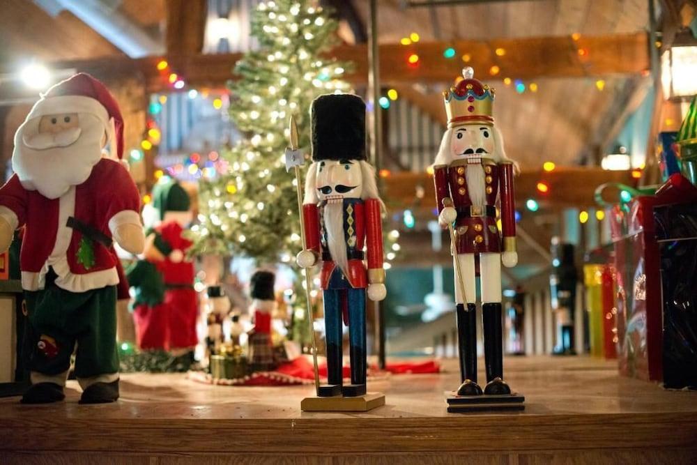 Santas Lodge and Resort photo 3