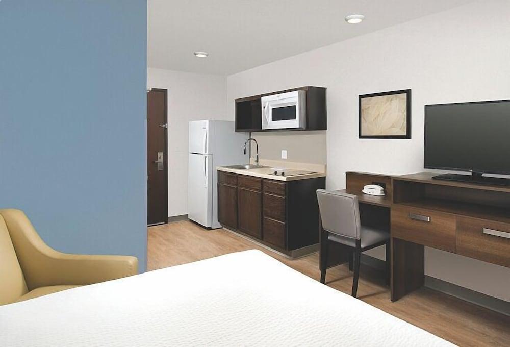 Woodspring Suites Rochester Greece photo 4