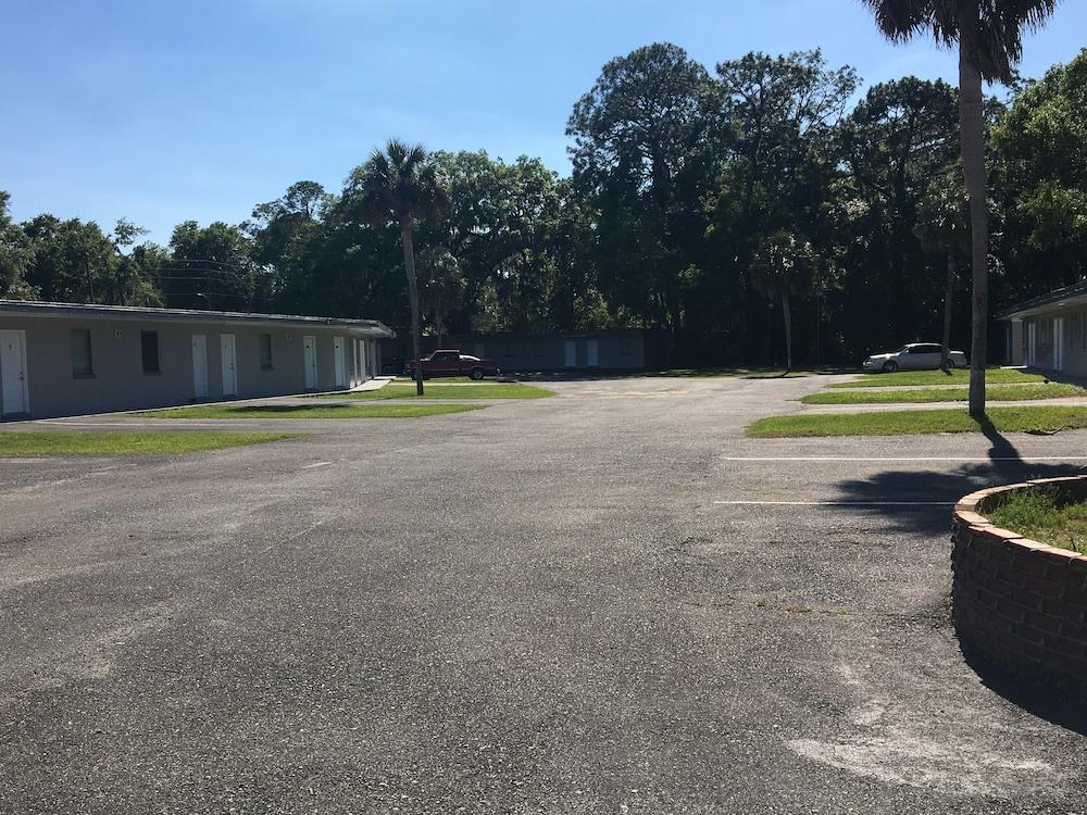 Skylark Motel photo 17