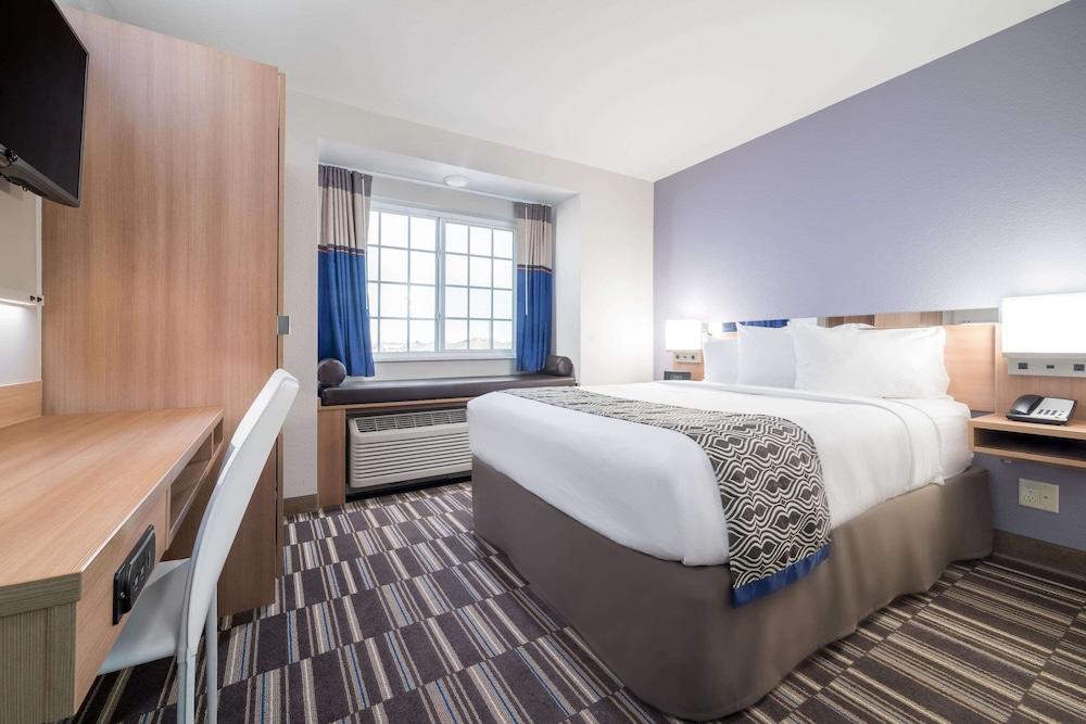 Microtel Inn & Suites By Wyndham Moorhead Fargo Area photo 13
