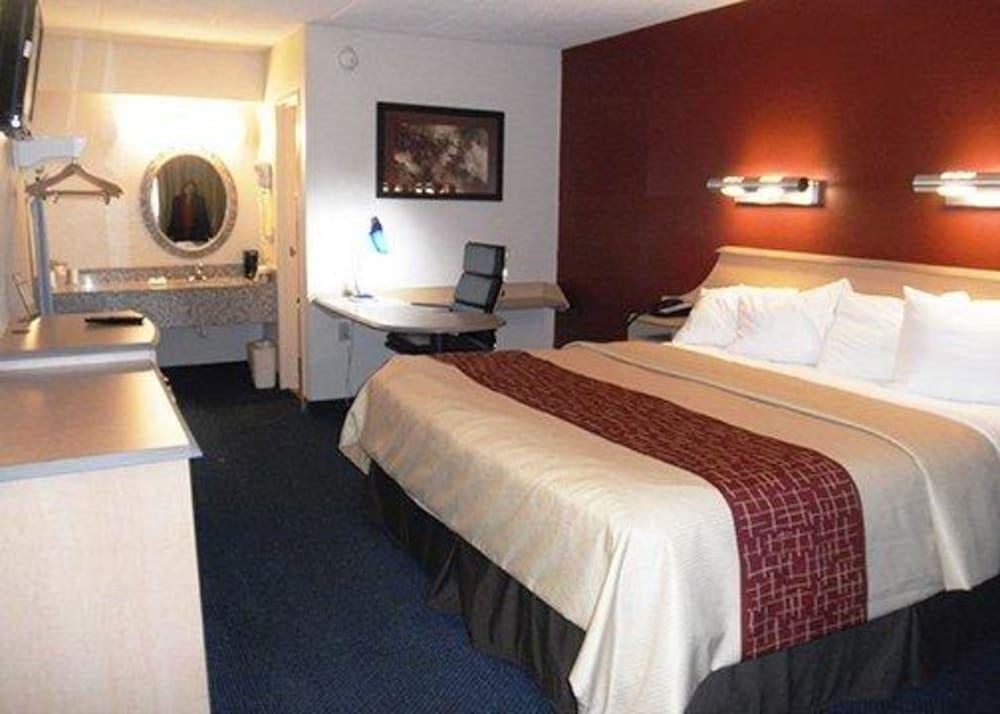 Rodeway Inn photo 4