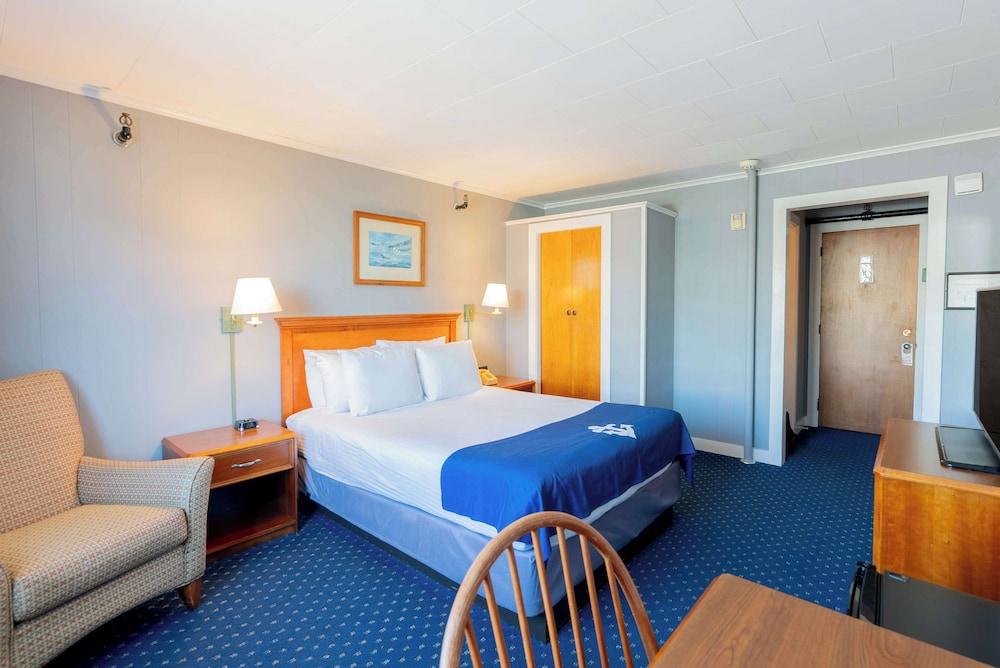 Fishermans Wharf Inn photo 90