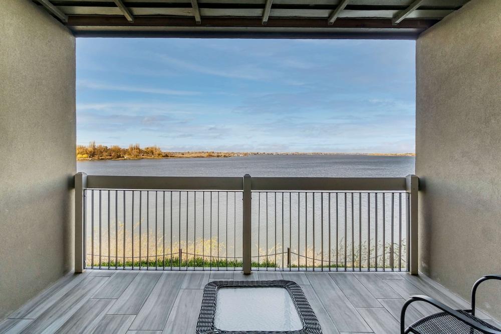 Best Western Plus Lake Front Hotel photo 19