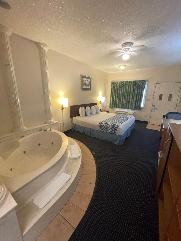 Flamingo Inn photo 20