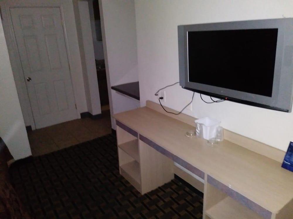 Americas Best Value Inn Amarillo Airport photo 18