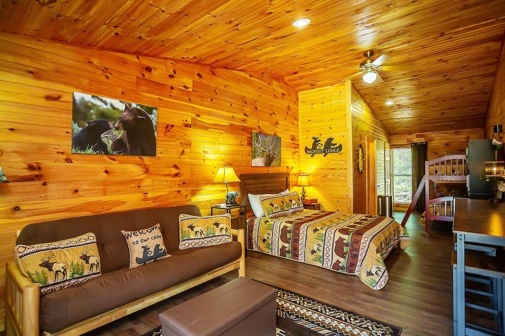 Bigfoot Lodge Room Three photo 14