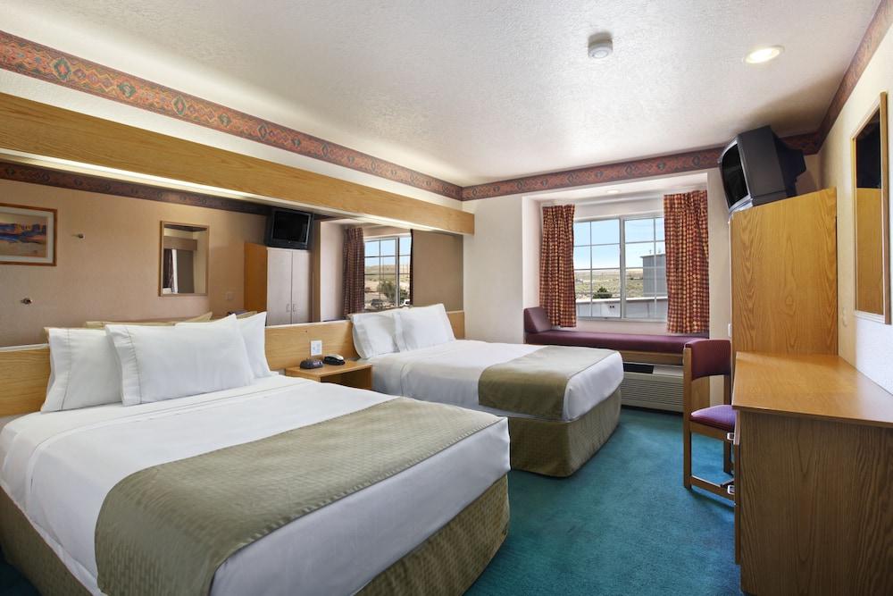 Microtel Inn & Suites by Wyndham Albuquerque West photo 5