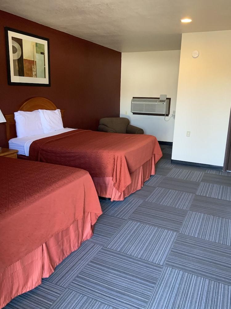 Frontier Motel photo 43