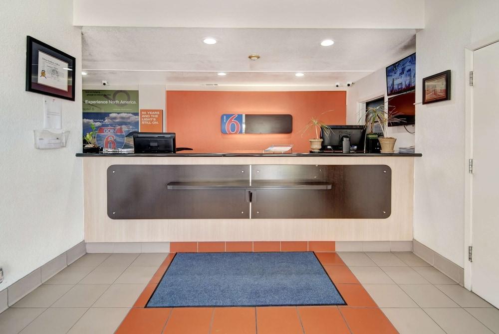 Motel 6 Dallas, TX - Forest Lane photo 26