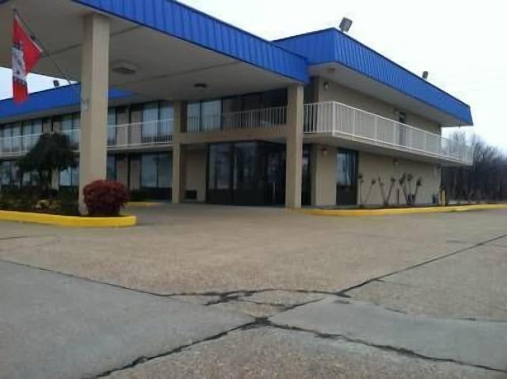 Express Inn West Memphis photo 9