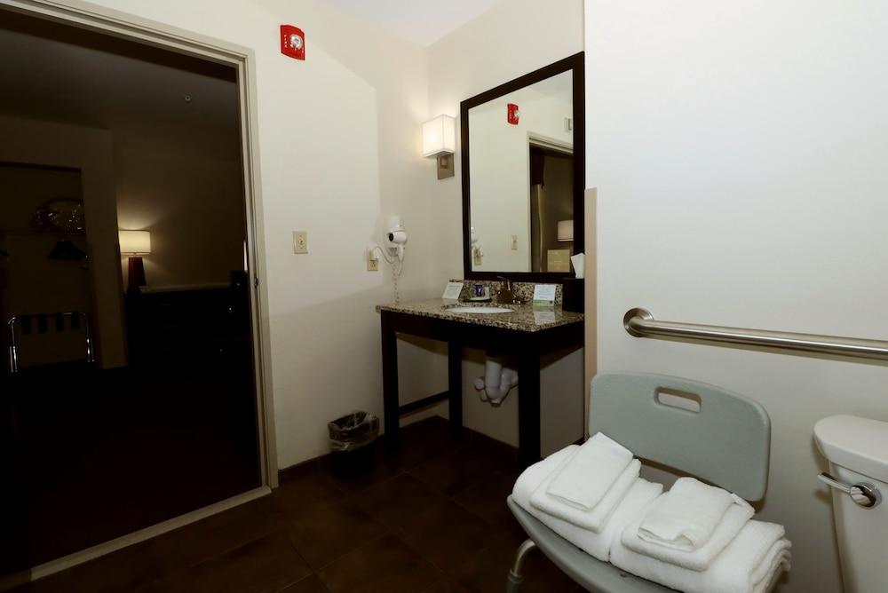 Sleep Inn & Suites Moundsville - Wheeling photo 16