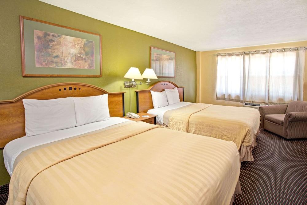Travelodge by Wyndham Fort Lauderdale photo 4