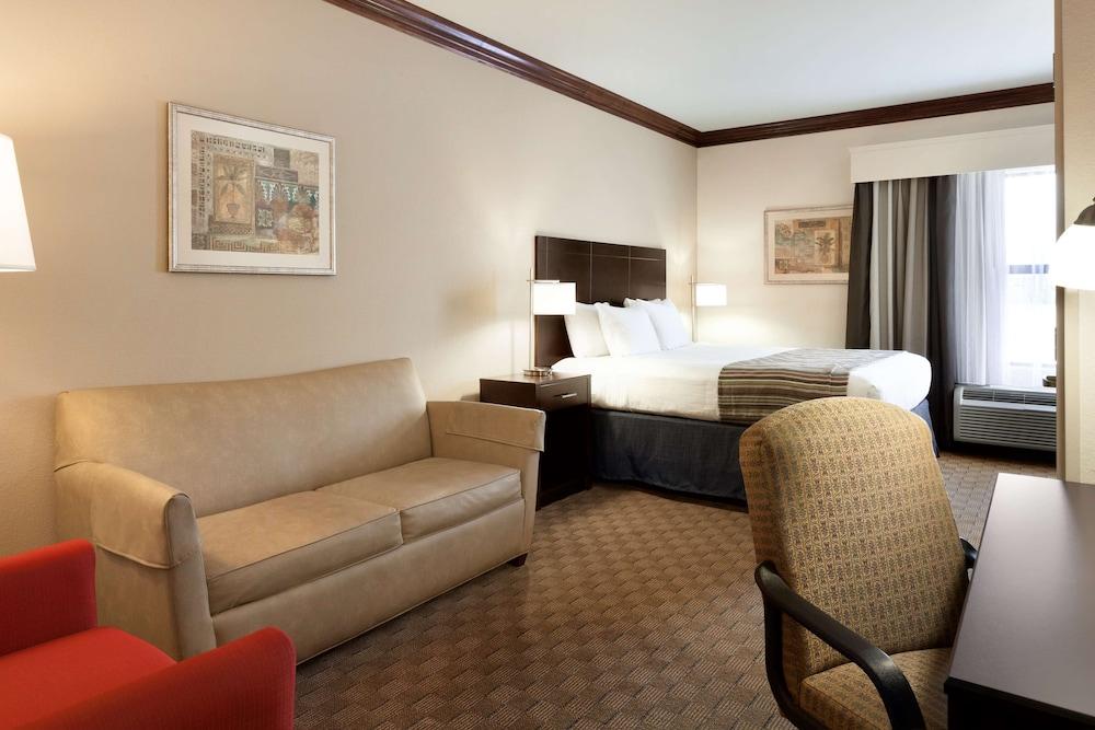 Spark by Hilton Spring Lake Fayetteville photo 6