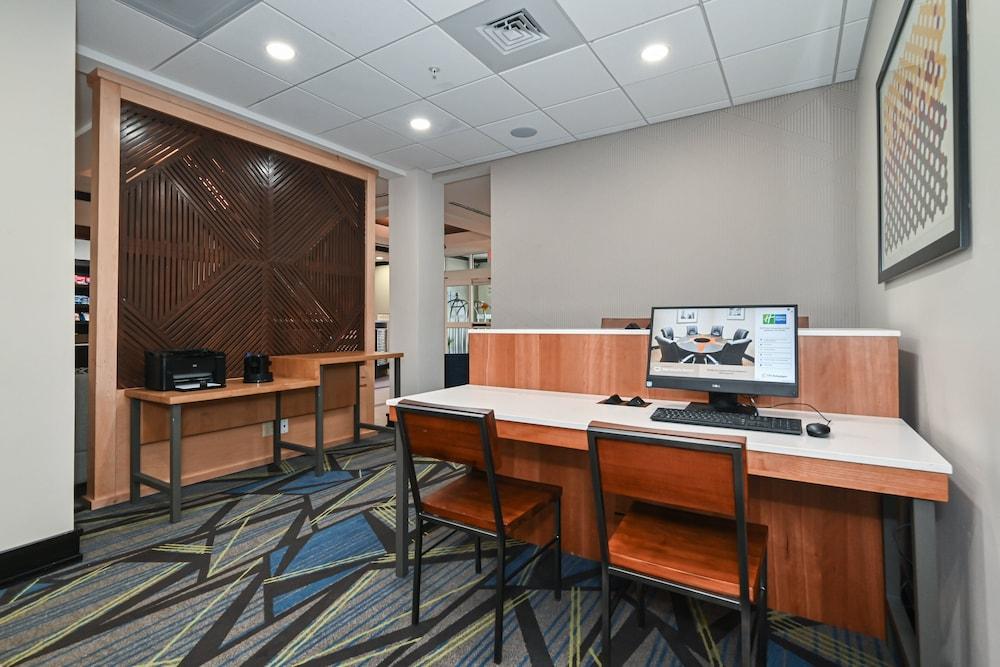 Holiday Inn Express & Suites Charlotte Southeast - Matthews by IHG photo 24