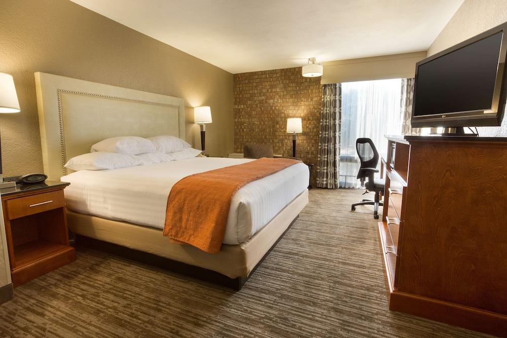 Drury Inn & Suites Austin North photo 8