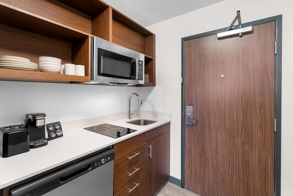 Everhome Suites Bastrop photo 10