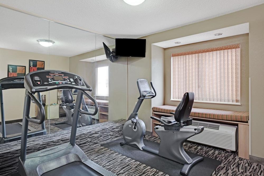 Microtel Inn & Suites by Wyndham Charleston WV photo 22