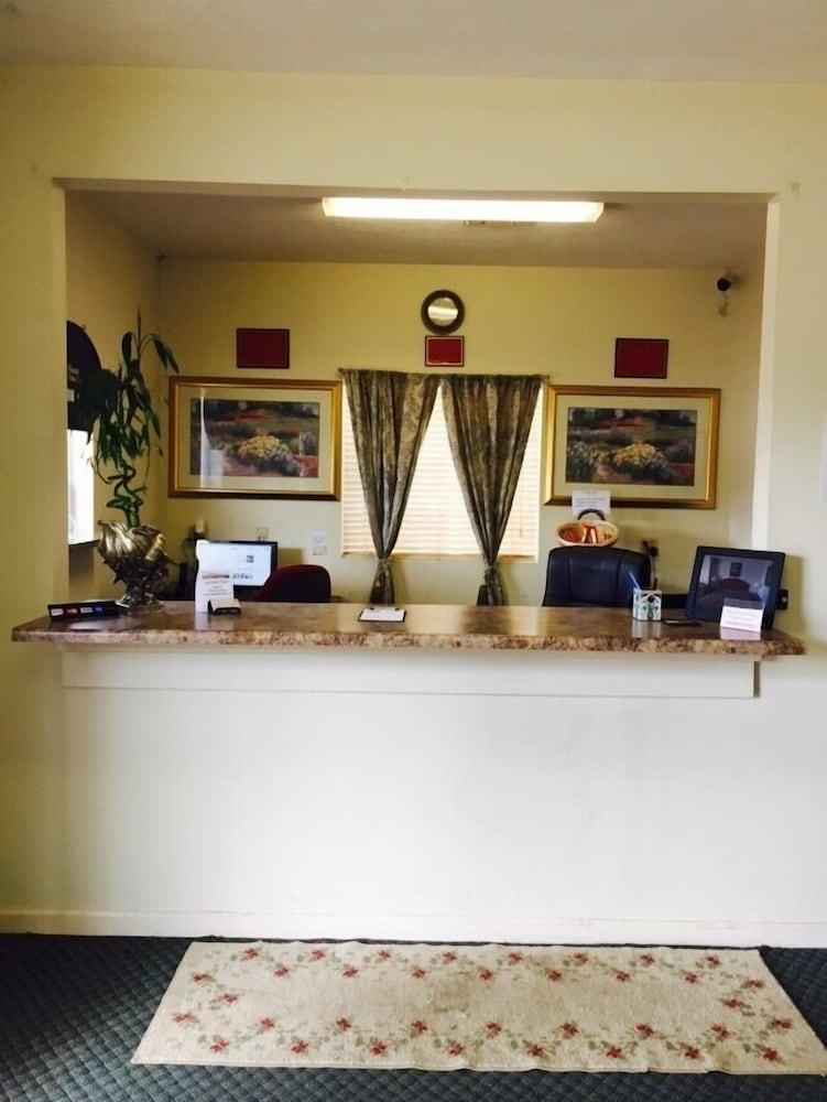 Royal Inn Taylorsville photo 5